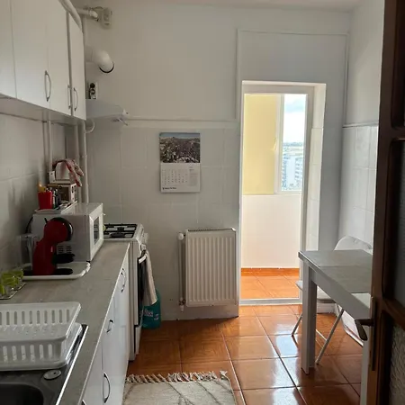 Lejlighed Ap 3 Decomandate In Apropiere De Plaja Perla, Constanta *
